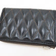 Laden Sie das Bild in den Galerie-Viewer, TOYS McCOY Wallet Men's Casual Quilted Leather Wallet with L-shaped Zip Closure TMA2310 030 Black