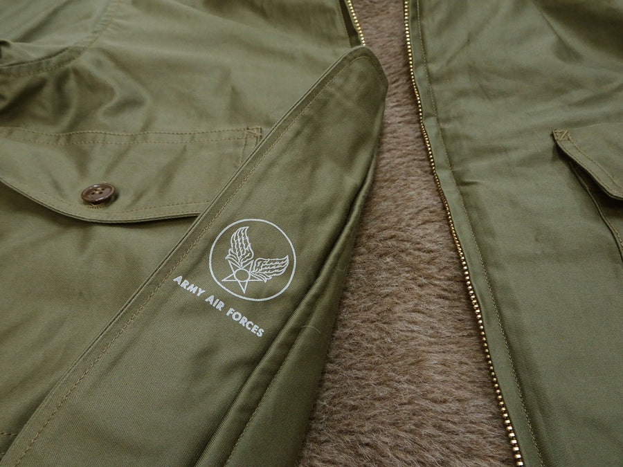 Buzz Rickson Men's B-10 Flight Jacket with Red Ribbed Trim - Superior Togs Co. Model - U.S. Army Air Forces WWII Cotton Bomber Jacket Reproduction - Made in Japan (BR15745 Olive Drab)