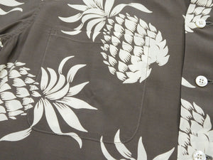 Duke Kahanamoku Men's "Duke's Pineapple" Short-Sleeve Rayon Hawaiian Shirt (Aloha Shirt) - Made in Japan (Toyo Enterprises DK36201 115 Gray )