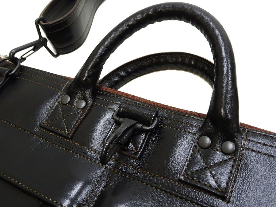 TOYS McCOY Men's Felix the Cat Leather Shoulder Bag - Black Horsehide, U.S. Air Force Helmet Bag Inspired, Made in Japan (TMA2523 031 Black)