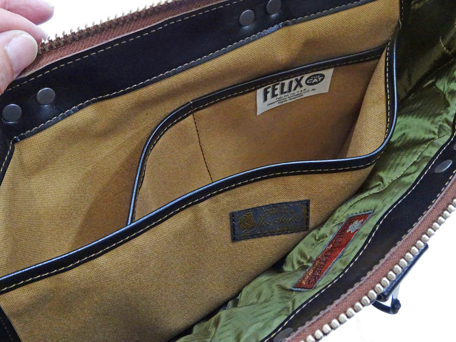 TOYS McCOY Men's Felix the Cat Leather Shoulder Bag - Black Horsehide, U.S. Air Force Helmet Bag Inspired, Made in Japan (TMA2523 031 Black)