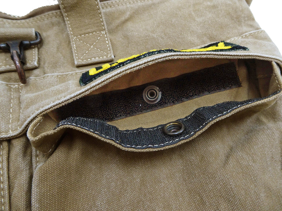 TOYS McCOY Men's Canvas Shoulder Bag - Snoopy U.S. Army Airborne Patch - MIL-B-43290 Flight Helmet Bag Inspired - Made in Japan (TMA2524 041 Khaki)