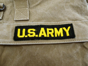 TOYS McCOY Men's Canvas Shoulder Bag - Snoopy U.S. Army Airborne Patch - MIL-B-43290 Flight Helmet Bag Inspired - Made in Japan (TMA2524 041 Khaki)