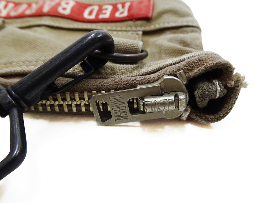 TOYS McCOY Men's Canvas Shoulder Bag - Snoopy U.S. Army Airborne Patch - MIL-B-43290 Flight Helmet Bag Inspired - Made in Japan (TMA2524 041 Khaki)