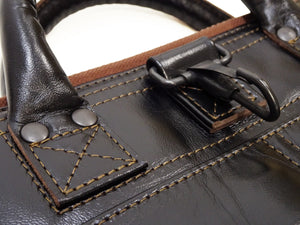 TOYS McCOY Men's Horsehide Leather Helmet Bag, Vintage U.S. Air Force-Inspired Design, 2-Way Carry with Leather Handles and a Detachable Adjustable Shoulder Strap, Quilted Ripstop Lining (TMA2628 030 Black Leather x Nickel Zipper)