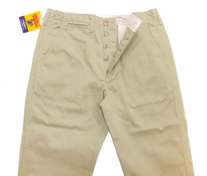 TOYS McCOY Men's Steve McQueen "The Great Escape" Reproduction Chino Pants, Military Trousers, 12.5 oz. Cotton Twill, Slim Straight Fit, Button Fly, Made in Japan (TMP2604, 040 Khaki)